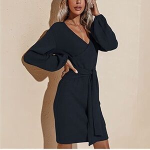 NWT,Solersun,Long-Sleeved,Wrapped Hip,Surplice Low-V Neckline, Black, Size M